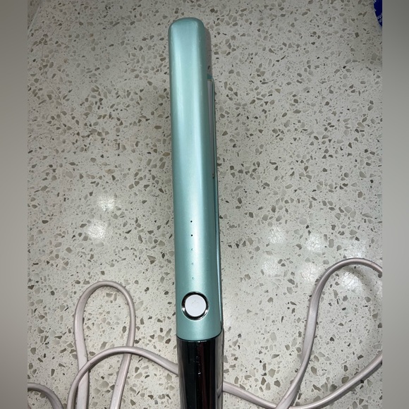 T3 Singlepass Luxe Styling Iron - 1” Signature T3 Tourmaline® + Ceramic - Picture 7 of 11